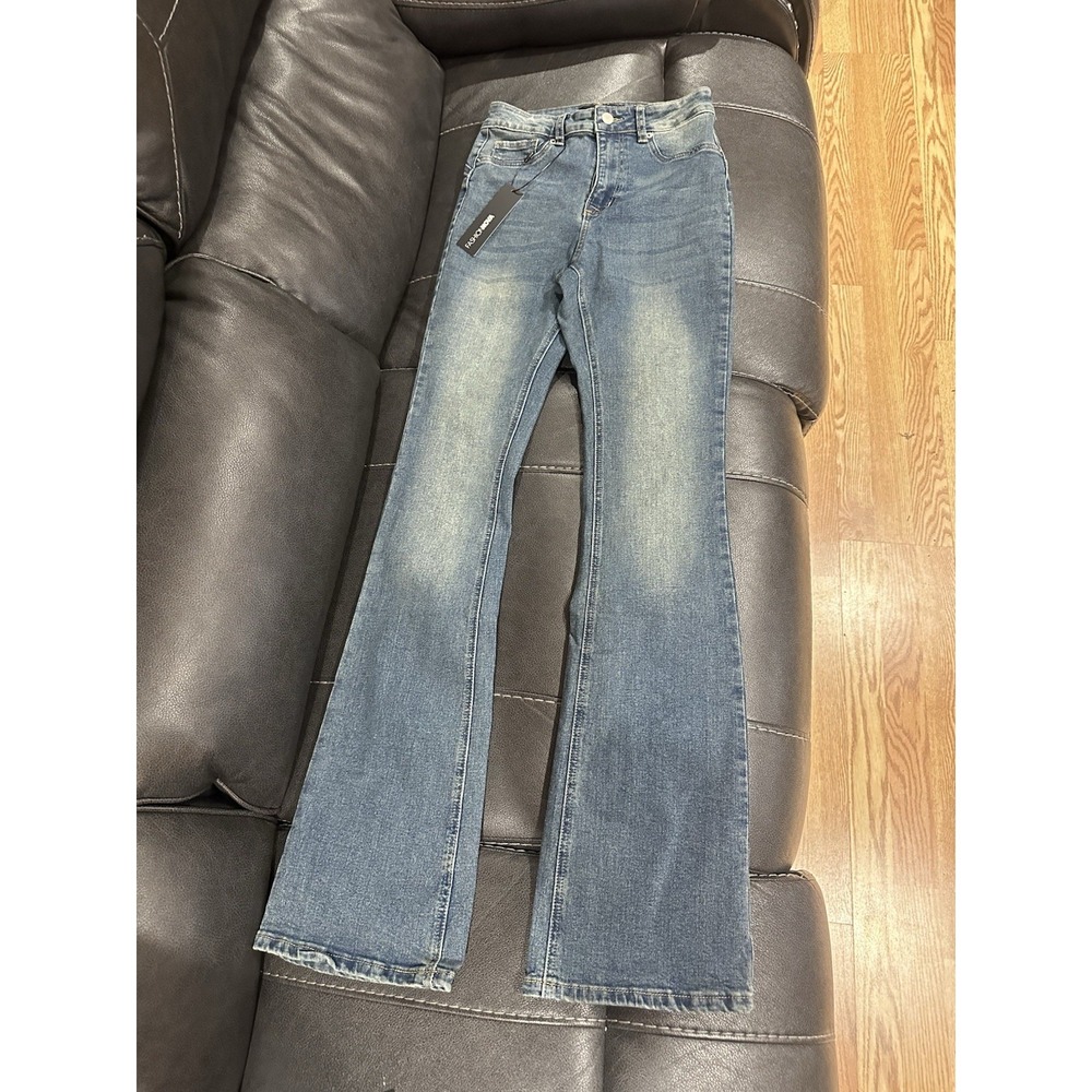 Fashion Nova Tucson Booty Lifting Stretch Bootcut Jeans NWT Size 3‎